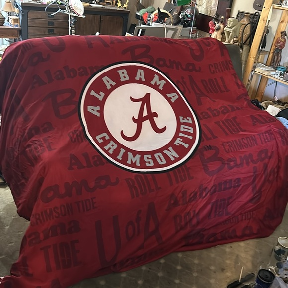 Alabama Crimson Tide Blanket - Picture 5 of 5